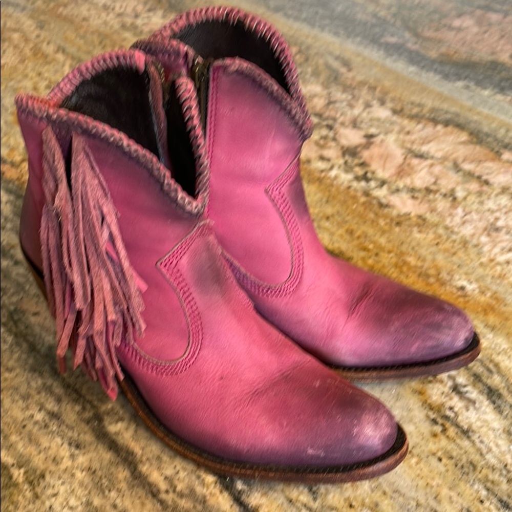 LIBERTY Black Vegas  Lipstick Pink Boots 
Size 9